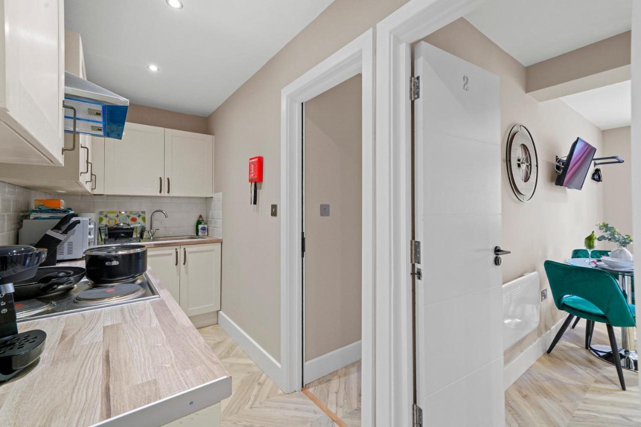 Boutique Heathrow Studio'S - Parking - Garden Apartment Harmondsworth Exterior photo